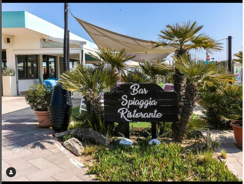 Hotel Commodore Τσέρβια Εξωτερικό φωτογραφία